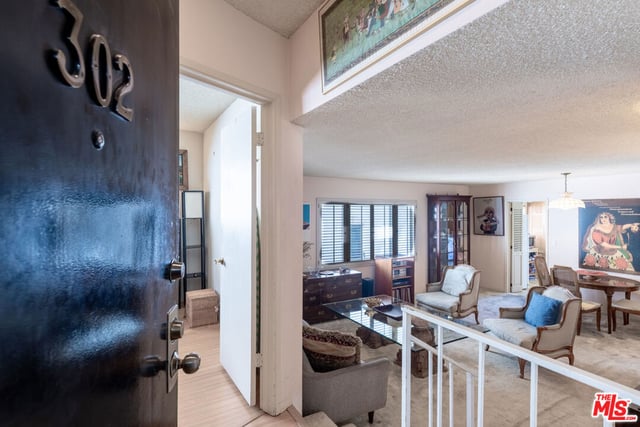 11639 Chenault Street 302, Los Angeles, CA 90049 — photo 5 of 26