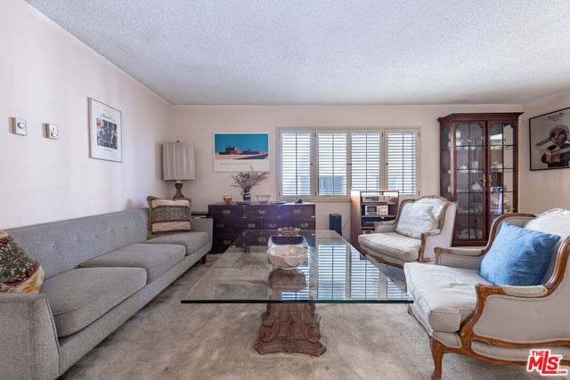 11639 Chenault Street 302, Los Angeles, CA 90049 — photo 8 of 26
