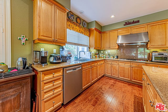 23208 Maple Avenue, Torrance, CA 90505 — photo 15 of 62