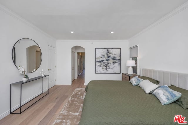 1042 Alvira Street, Los Angeles, CA 90035 — photo 16 of 32