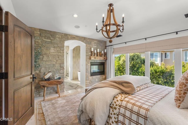 1177 NORWICH Lane, Ventura, CA 93001 — photo 9 of 29
