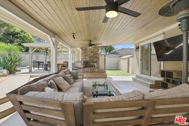 1940 Country Club Road, Thousand Oaks, CA 91360 — photo 24 of 45