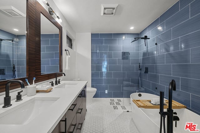 2724 S Harcourt Avenue, Los Angeles, CA 90016 — photo 14 of 27
