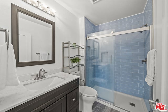 2724 S Harcourt Avenue, Los Angeles, CA 90016 — photo 17 of 27