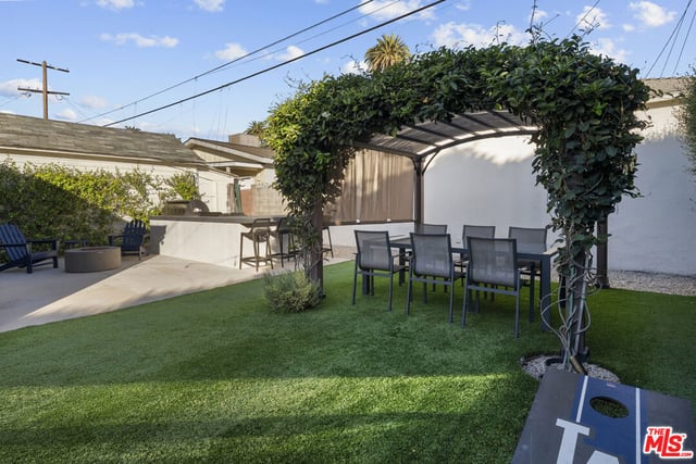 2724 S Harcourt Avenue, Los Angeles, CA 90016 — photo 19 of 27