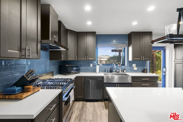 2724 S Harcourt Avenue, Los Angeles, CA 90016 — photo 9 of 27