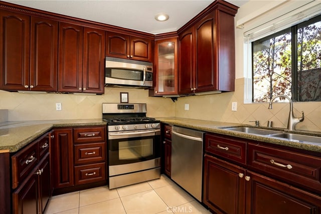 422 Hawthorne Street 3, Glendale, CA 91204 — photo 14 of 36