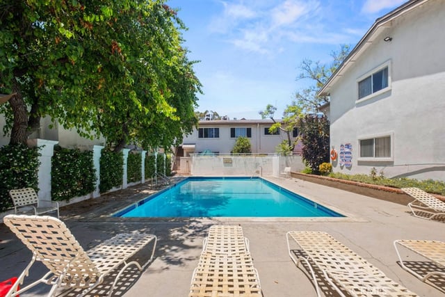 18619 Collins F30, Los Angeles, CA 91356 — photo 28 of 35