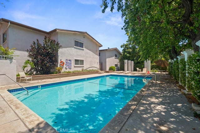 18619 Collins F30, Los Angeles, CA 91356 — photo 30 of 35