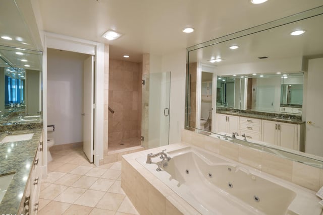 1260 S Beverly Glen Boulevard 104, Los Angeles, CA 90024 — photo 16 of 24