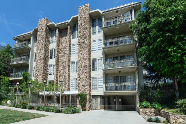 1260 S Beverly Glen Boulevard 104, Los Angeles, CA 90024 — photo 2 of 24