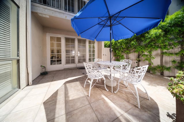 1260 S Beverly Glen Boulevard 104, Los Angeles, CA 90024 — photo 4 of 24