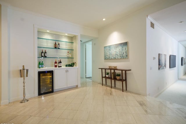 1260 S Beverly Glen Boulevard 104, Los Angeles, CA 90024 — photo 9 of 24