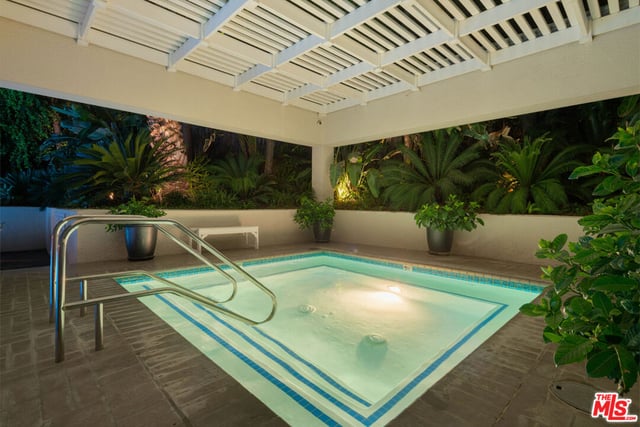 1131 Alta Loma Road 428, West Hollywood, CA 90069 — photo 16 of 25