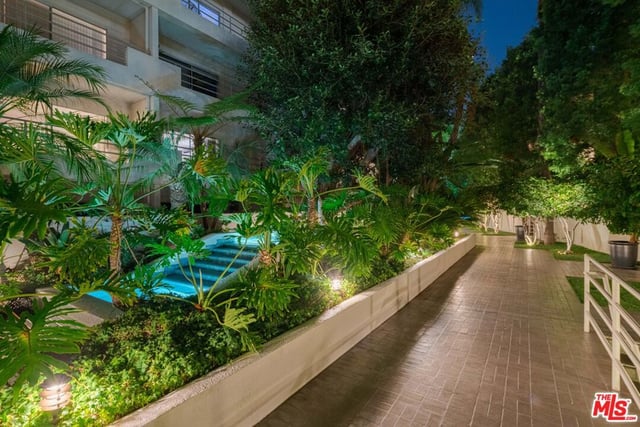 1131 Alta Loma Road 428, West Hollywood, CA 90069 — photo 17 of 25