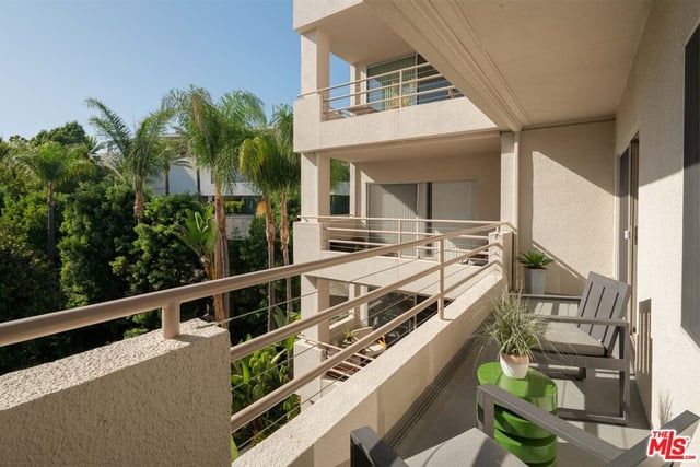 1131 Alta Loma Road 428, West Hollywood, CA 90069 — photo 3 of 25
