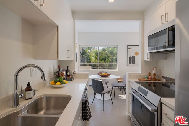 1131 Alta Loma Road 428, West Hollywood, CA 90069 — photo 6 of 25
