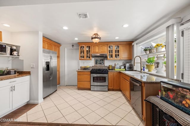2420 Marisa Place, Simi Valley, CA 93065 — photo 10 of 25