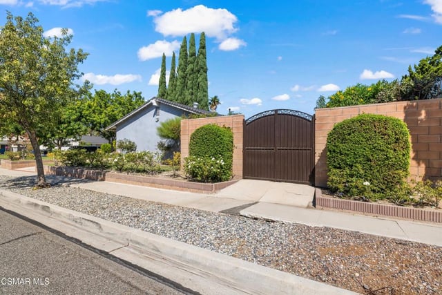 2420 Marisa Place, Simi Valley, CA 93065 — photo 2 of 25