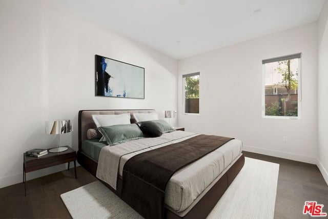 647 N Stanley Avenue, Los Angeles, CA 90036 — photo 12 of 27