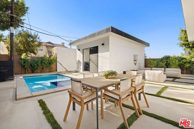 647 N Stanley Avenue, Los Angeles, CA 90036 — photo 18 of 27