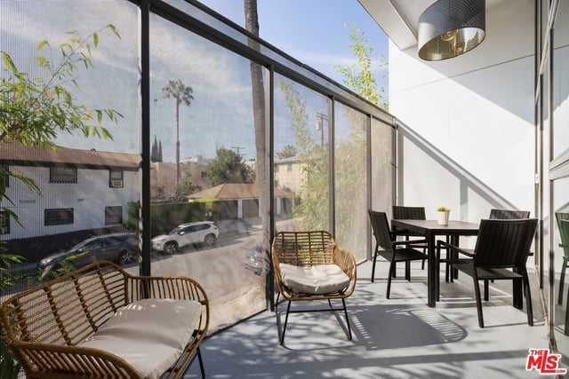 803 Wilcox Avenue 4, Los Angeles, CA 90038 — photo 5 of 25