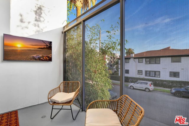 803 Wilcox Avenue 4, Los Angeles, CA 90038 — photo 6 of 25