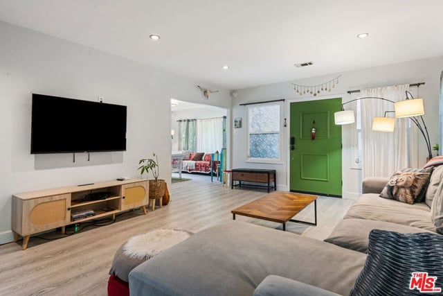 1746 N Hudson Avenue, Los Angeles, CA 90028 — photo 9 of 35