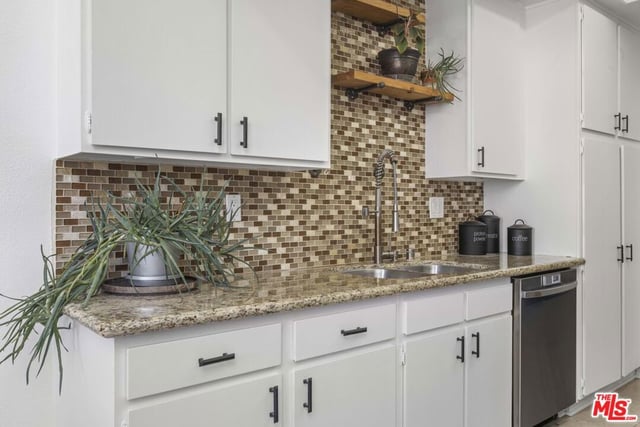 13331 Moorpark Street 318, Sherman Oaks, CA 91423 — photo 12 of 28