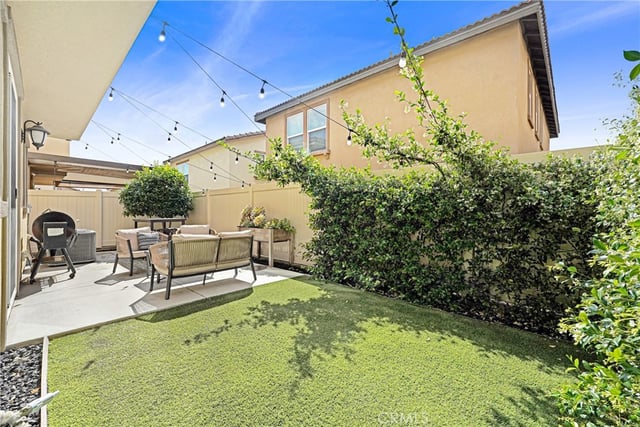 11809 Vienna Lane, Los Angeles, CA 90047 — photo 3 of 25