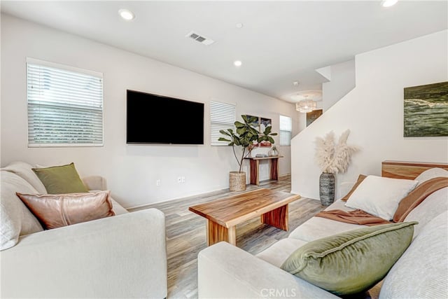 11809 Vienna Lane, Los Angeles, CA 90047 — photo 9 of 25
