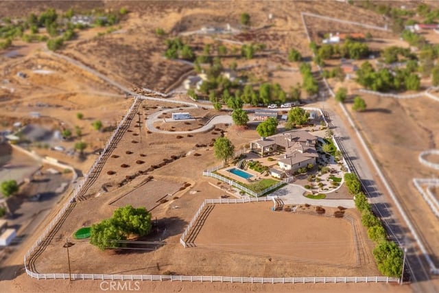 35635 Wyse Road, Agua Dulce, CA 91390 — photo 3 of 75