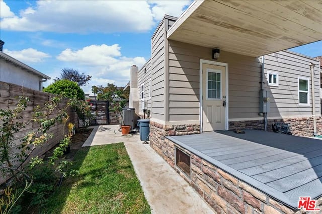 10744 Oregon Avenue, Culver City, CA 90232 — photo 15 of 21