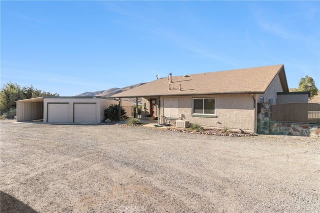 541 Foreston, Palmdale, CA 93510 — photo 4 of 55