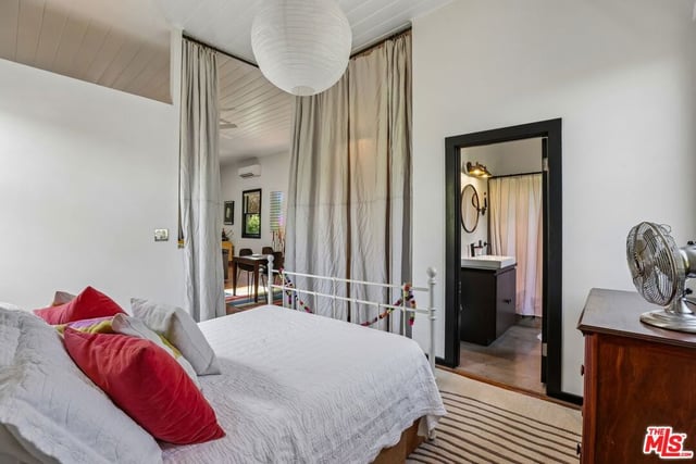 954 E Edgeware Road, Los Angeles, CA 90026 — photo 19 of 34