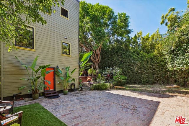 954 E Edgeware Road, Los Angeles, CA 90026 — photo 3 of 34