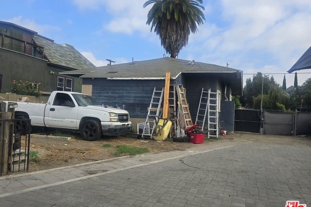 1448 W 36th Street, Los Angeles, CA 90018 — photo 6 of 8