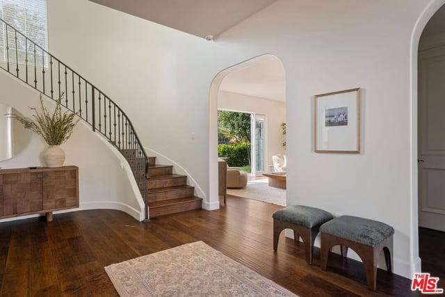 18322 Columbus Circle, Tarzana, CA 91356 — photo 10 of 75