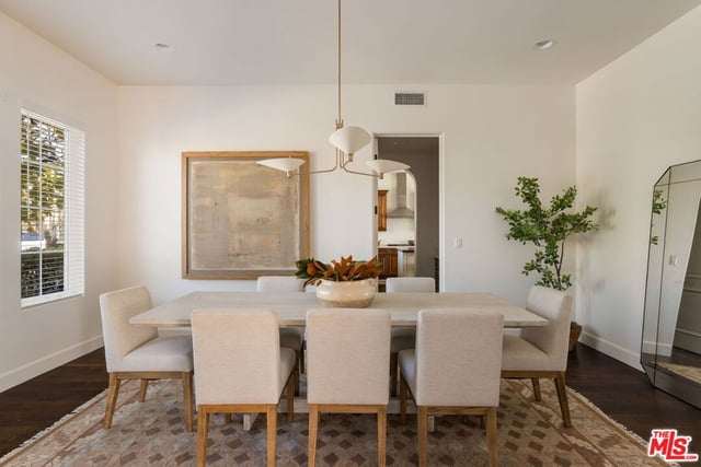 18322 Columbus Circle, Tarzana, CA 91356 — photo 19 of 75