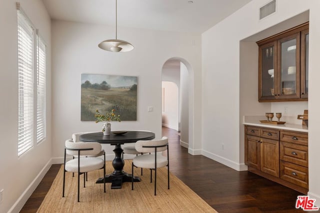 18322 Columbus Circle, Tarzana, CA 91356 — photo 32 of 75