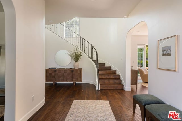 18322 Columbus Circle, Tarzana, CA 91356 — photo 9 of 75