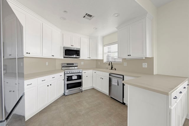 2575 Rale Drive, Palmdale, CA 93550 — photo 18 of 62