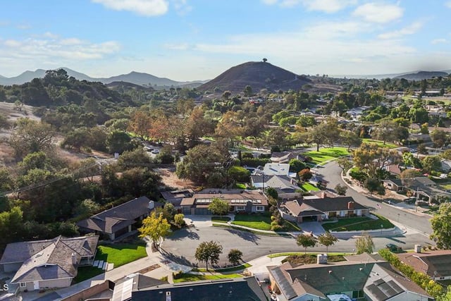 1079 Avon Circle, Thousand Oaks, CA 91360 — photo 28 of 30