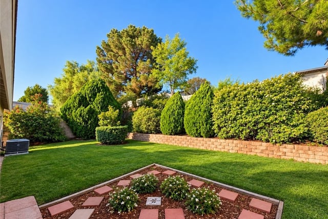 31605 Cherry, Castaic, CA 91384 — photo 12 of 15