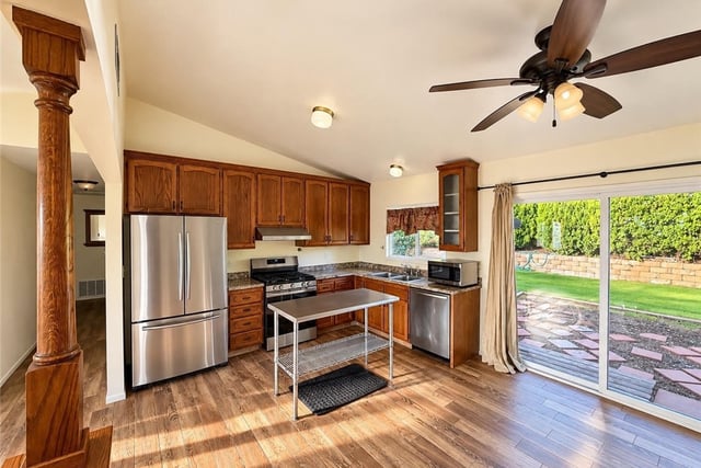 31605 Cherry, Castaic, CA 91384 — photo 7 of 15