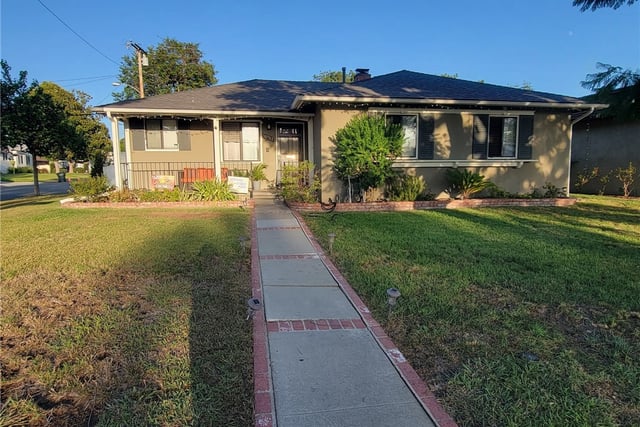 10702 Homeland Avenue, Whittier, CA 90603 — photo 5 of 36