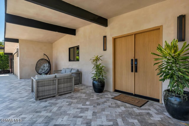 4405 Brookford Avenue, Woodland Hills, CA 91364 — photo 4 of 51