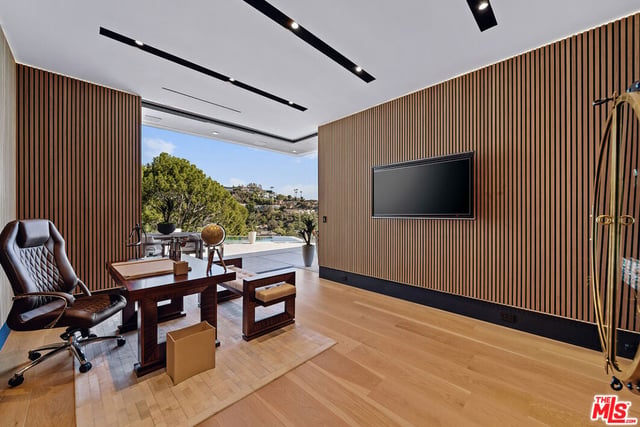 9330 Flicker Way, Los Angeles, CA 90069 — photo 9 of 24