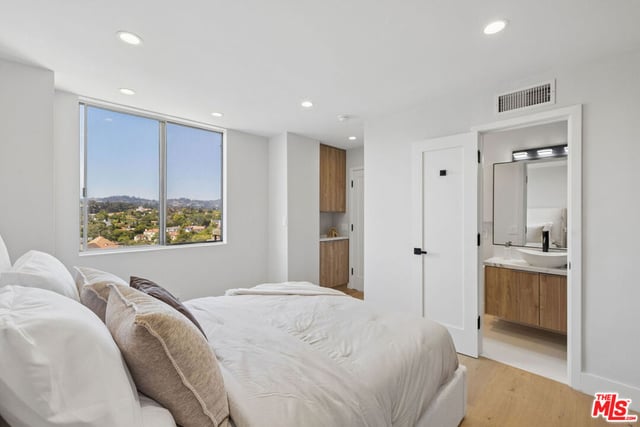 10747 Wilshire Boulevard 1107, Los Angeles, CA 90024 — photo 12 of 18
