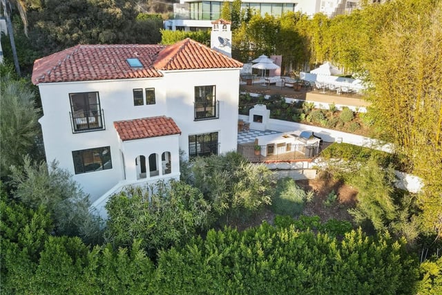 8650 Hillside Avenue, West Hollywood, CA 90069 — photo 2 of 27